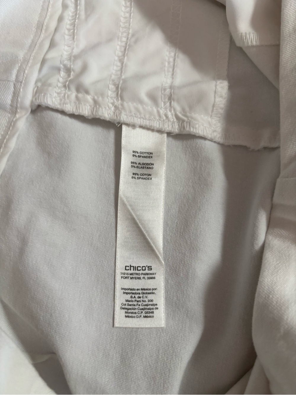 Chico’s So Slimming White Pants 1.5 - Picture 3 of 5